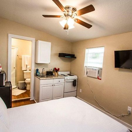 Remodeled Studio Near Downtown Apartment San Antonio Exterior photo